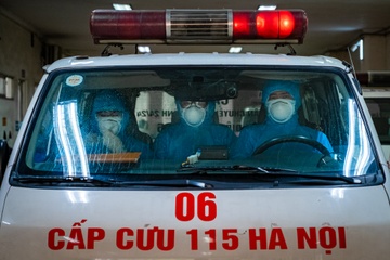 24 gio khong ngu va chuyen di cua nhung bac si dac biet hinh anh