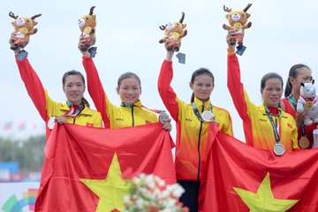 Ba me 2 con va 4 tam huy chuong ASIAD hinh anh