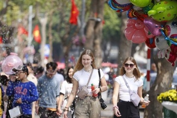 Ly do khach quoc te du lich Viet Nam sut giam hinh anh