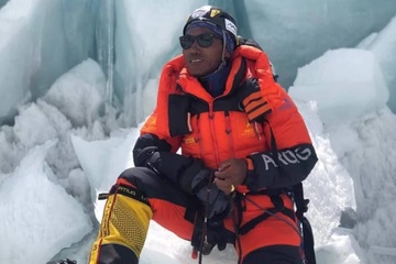 Người 31 lần chạm đỉnh Everest