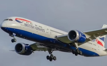 Tiep vien British Airways mua khoa than trong khoang thuong gia hinh anh