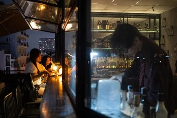 Quán bar nghe khách thất tình, chán việc ở Hà Nội