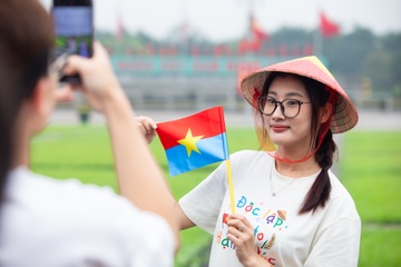 Day tu 4h sang toi xem le thuong co dip 30/4 tai Quang truong Ba Dinh hinh anh