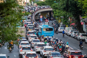 Hiện trạng giao thông trong Vành đai 1 Hà Nội sắp hạn chế xe máy xăng