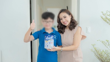 Ben trong noi ho bien hang gia thanh thuoc tien hinh anh
