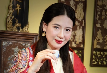 Hot Tiktoker hoan tien vi quang cao sach co noi dung nhay cam hinh anh