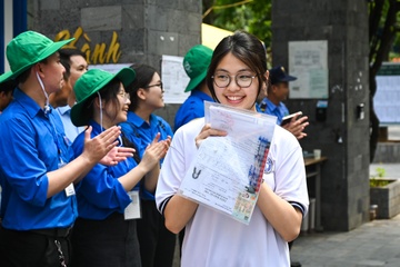 Thong diep ve sap nhap tinh thanh tu de thi Ngu van tot nghiep THPT hinh anh