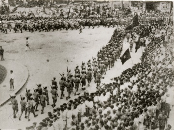 Bien nguoi tien ve Quang truong Ba Dinh ngay Quoc khanh 80 nam truoc hinh anh