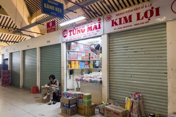 Chuyện gì đang xảy ra tại các khu chợ lớn nhất TP.HCM?