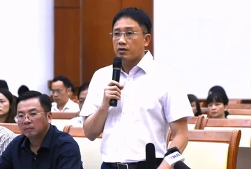 Mua hang tu 5 trieu phai chuyen khoan de tru thue, Cuc Thue ly giai hinh anh