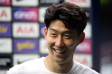 Son Heung-min khong con phai nup bong Kane hinh anh