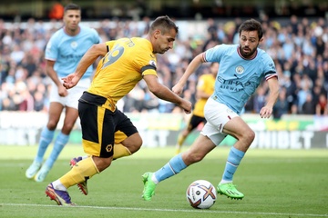 Cau thu Bo Dao Nha di vao lich su Premier League hinh anh