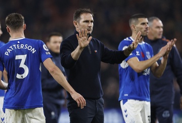 CDV Everton noi gian khi doi nha thua dam doi thu yeu hinh anh