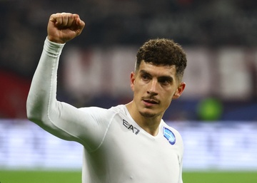 Napoli du suc vo dich Champions League? hinh anh