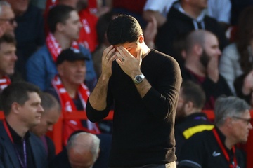 Bao dong do cho Arsenal hinh anh