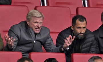 Vi sao Bayern sa thai Oliver Kahn trong ngay vo dich? hinh anh