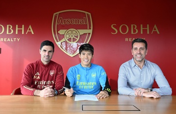 Arsenal nang luong gap doi cho Tomiyasu hinh anh