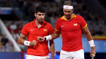Nadal toa sang khi danh cap cung Alcaraz hinh anh