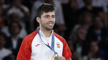 VDV bi de doa khi gianh huy chuong Olympic hinh anh