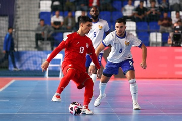 Be boi chan dong o giai futsal World Cup 2024 hinh anh