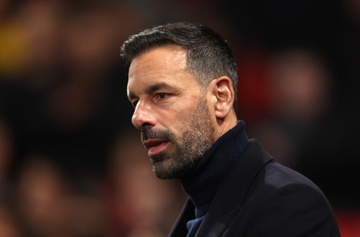 Van Nistelrooy khac biet hinh anh