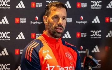 Van Nistelrooy tu tin hinh anh