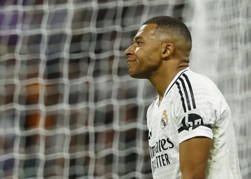 Tiet lo gay soc ve muc luong ky luc cua Mbappe hinh anh