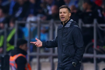 Xabi Alonso gay soc hinh anh