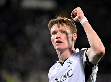 Man Utd tra gia dat cho thuong vu McTominay hinh anh