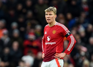 Manchester United tu 'ban vao chan' hinh anh