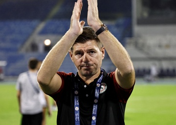 Chuong dang quen trong su nghiep Steven Gerrard hinh anh
