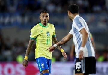 Su kieu ngao cua Raphinha khien Brazil tra gia hinh anh
