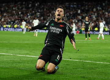PSG co loi the lon truoc Arsenal hinh anh