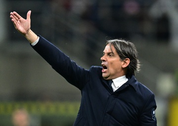 HLV Inter Milan thua nhan 'met moi tinh than' hinh anh