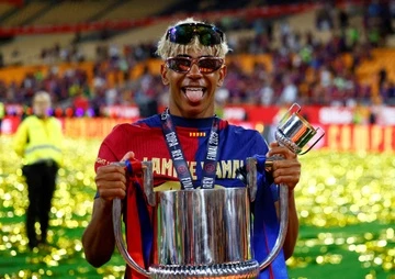 Lamine Yamal lam rung chuyen de che Real Madrid hinh anh