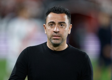 Xavi co the thay Xabi Alonso hinh anh