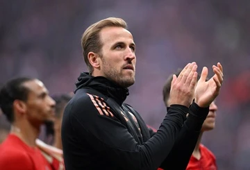 Kane an mung khi vo dich Bundesliga hinh anh