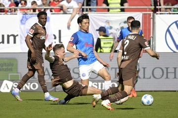 Tien dao Nhat Ban khien Bundesliga ngo ngang hinh anh