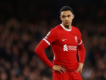 Vụ Alexander-Arnold sang Real Madrid chưa ngã ngũ