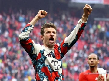 'Bóng ma' Bayern Munich và chiếc bóng dài của đế chế