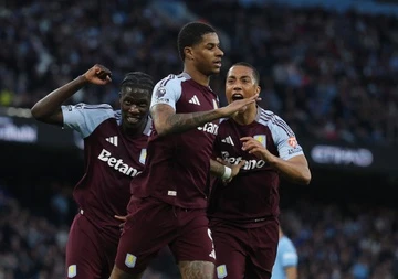 Dieu kien de Barca chieu mo Rashford hinh anh
