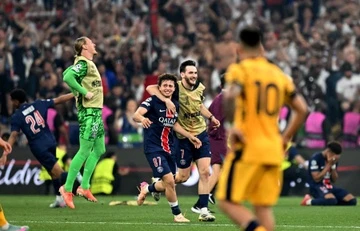 PSG vo dich nho chia tay Mbappe hinh anh
