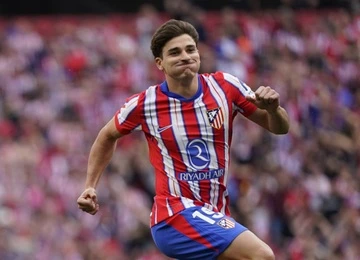 Julian Alvarez la mong mo cua Barcelona hinh anh