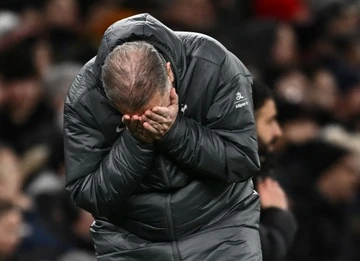 Tottenham sa thải HLV Postecoglou
