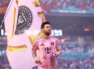 Messi van vi dai hinh anh