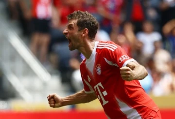 Bayern thang 10-0 la cai tat vao su lang man cua bong da hinh anh