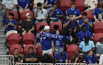 Vi sao tran cua Chelsea vang khan gia? hinh anh