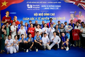 Huyen thoai Manchester Reds do bo Viet Nam, fan vo oa tai TP.HCM hinh anh