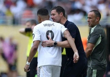 Mbappe bi 'bo quen' tai san MetLife hinh anh