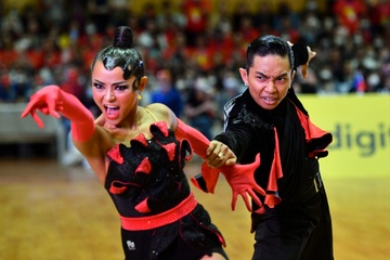 Viet Nam lan dau dang cai giai Vo dich Dancesport Dong Nam A va chau A hinh anh